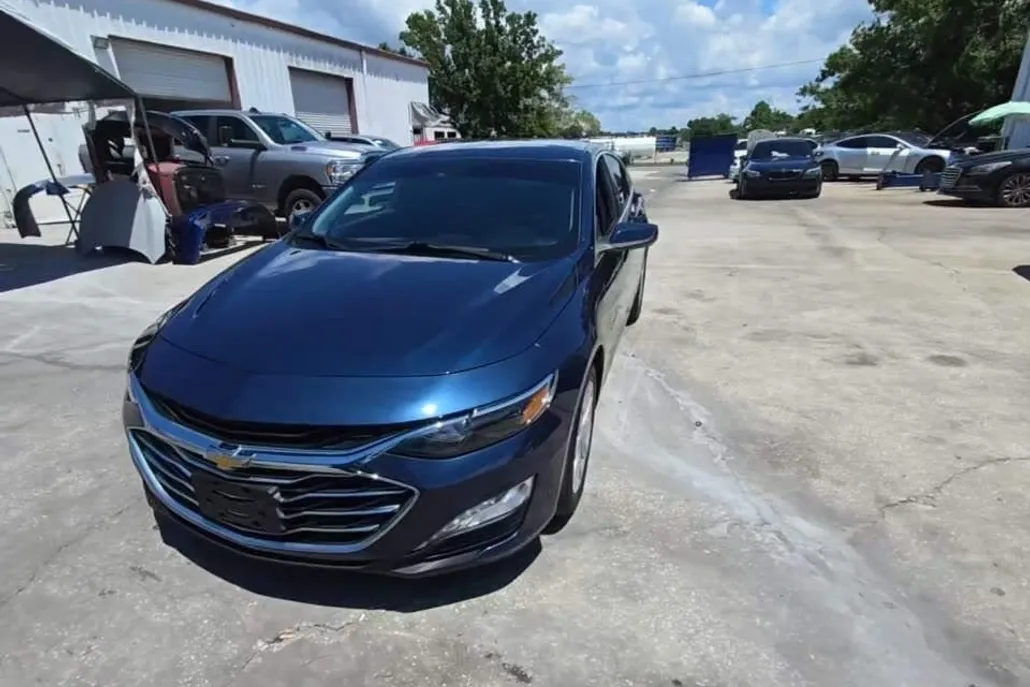 2019 Chevrolet Malibu 1LT photo 1