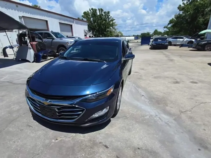 2019 Chevrolet Malibu 1LT photo 1