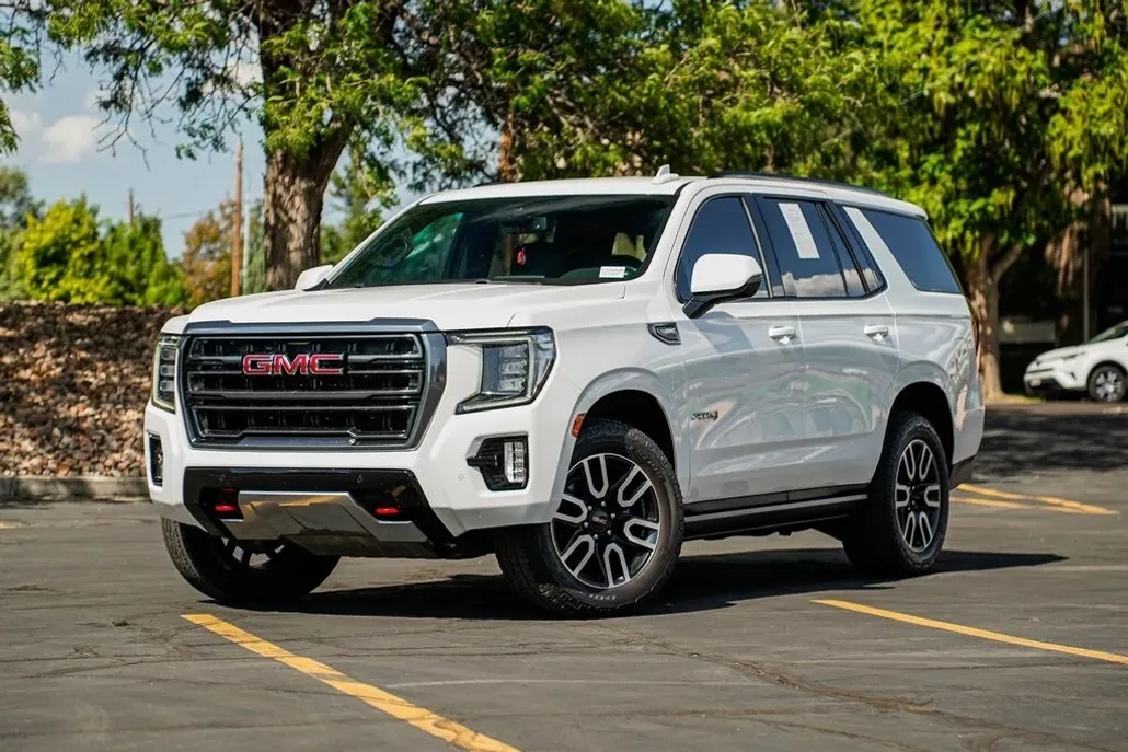 2022 Gmc Yukon AT4 photo 1