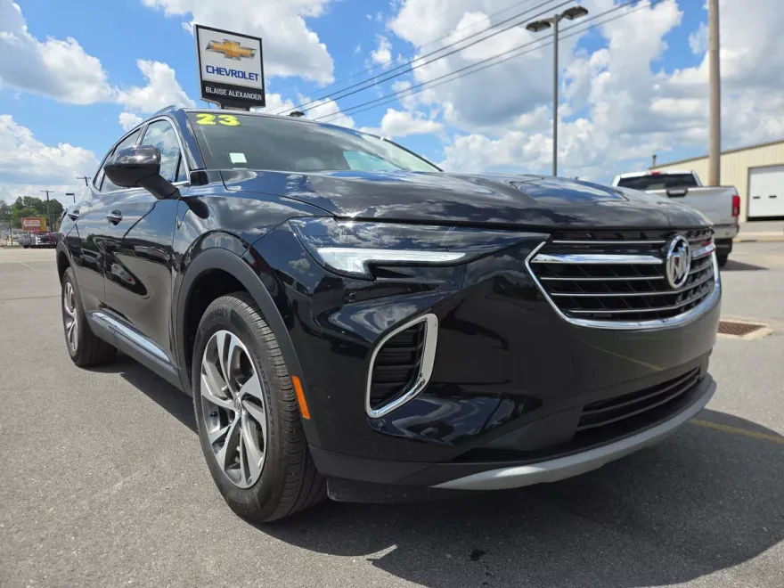2023 Buick Envision Essence photo 1