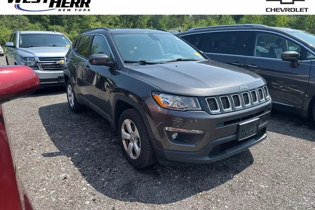 2018 Jeep Compass Latitude photo 1