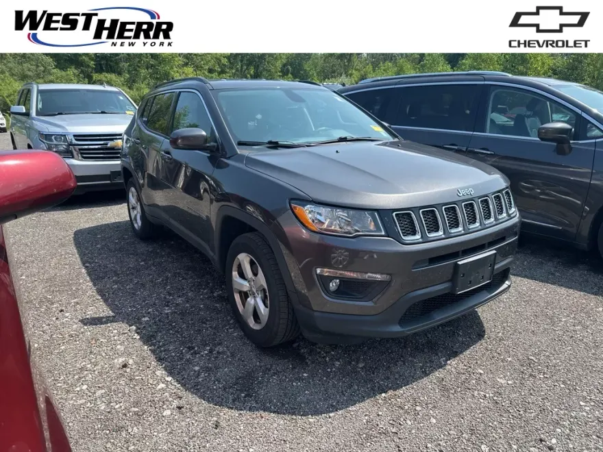 2018 Jeep Compass Latitude photo 1