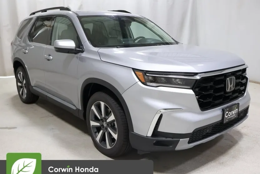 2025 Honda Pilot Touring photo 1