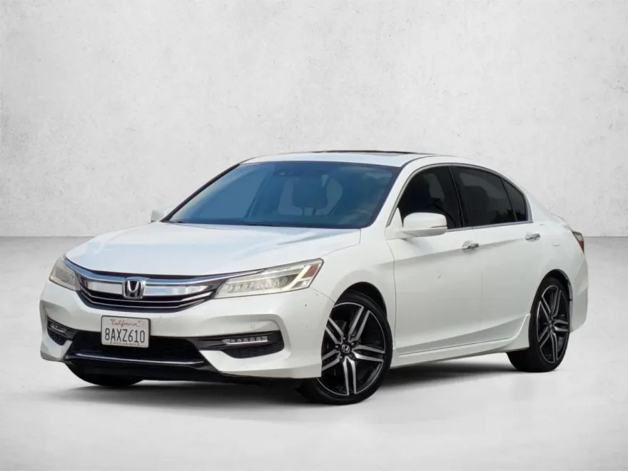 2017 Honda Accord Touring V6 photo 1