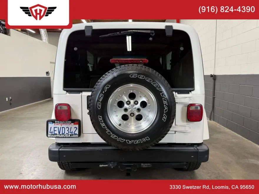 1999 Jeep Wrangler Sahara Sport photo 1