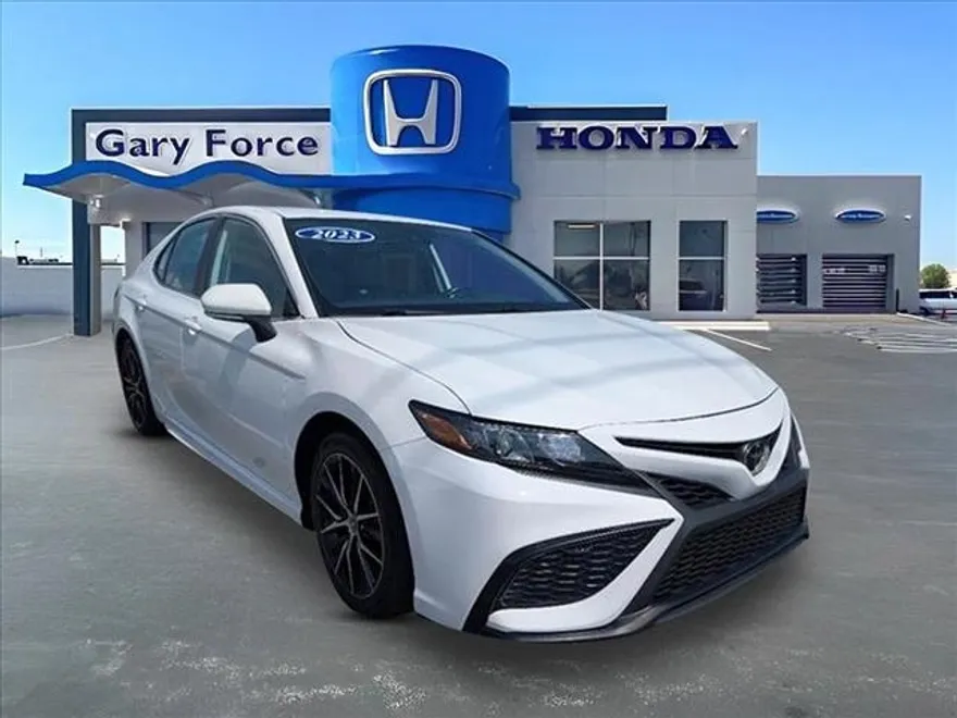 2023 Toyota Camry SE photo 1