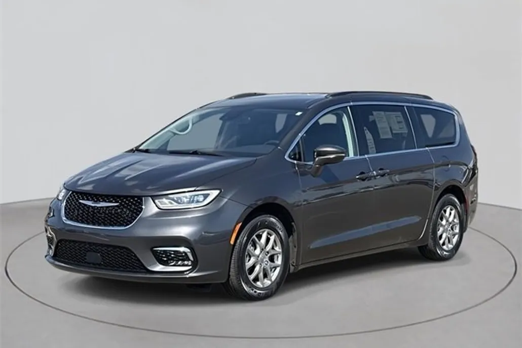 2021 Chrysler Pacifica Touring photo 1