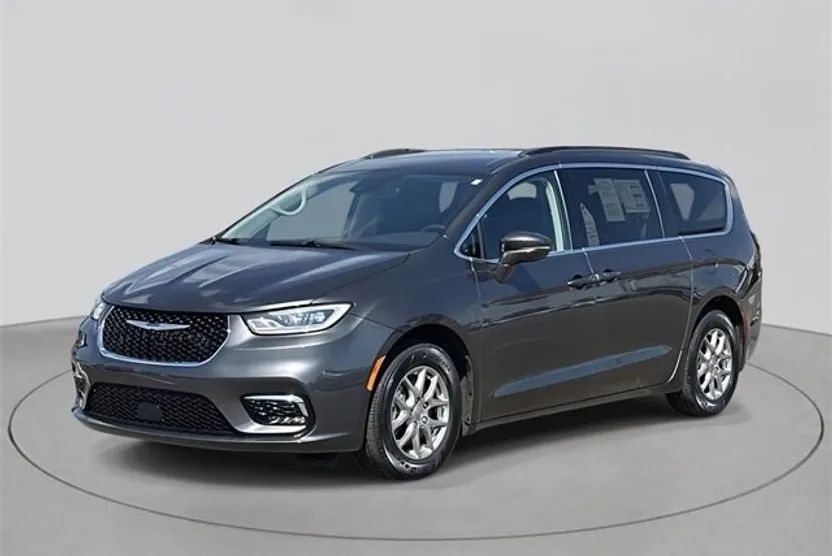 2021 Chrysler Pacifica Touring photo 1