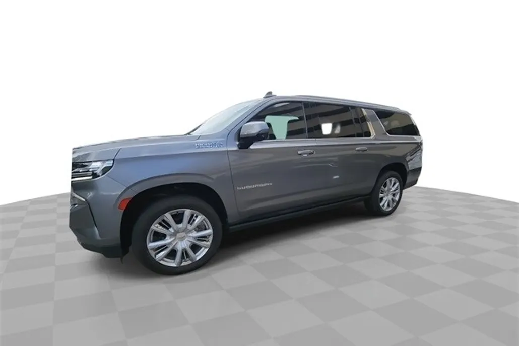 2022 Chevrolet Suburban High Country photo 1