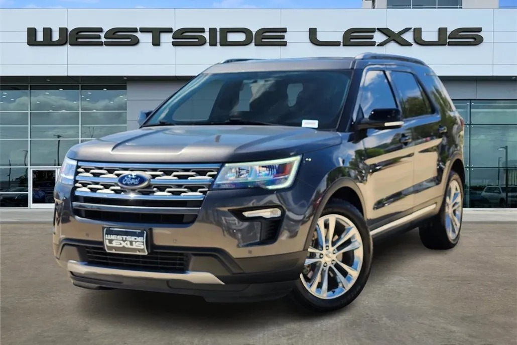 2018 Ford Explorer XLT photo 1