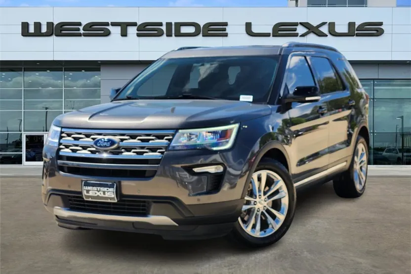 2018 Ford Explorer XLT photo 1