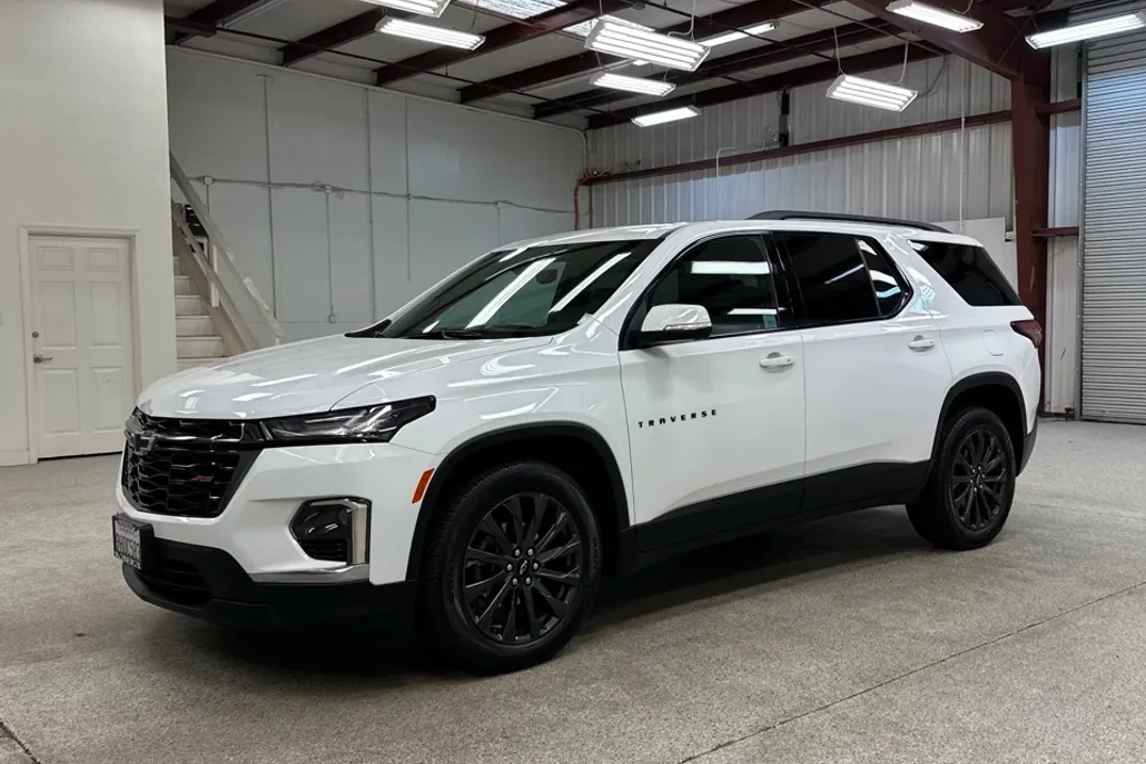 2023 Chevrolet Traverse RS photo 1