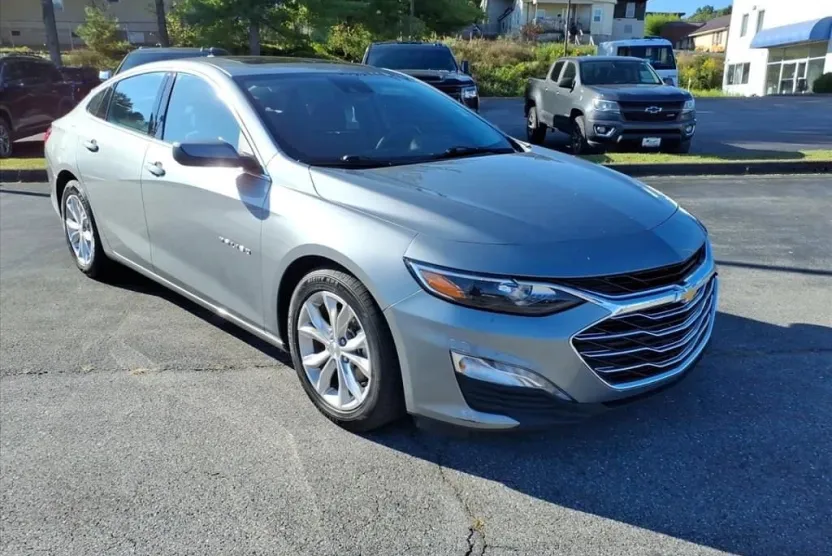 2023 Chevrolet Malibu 1LT photo 1