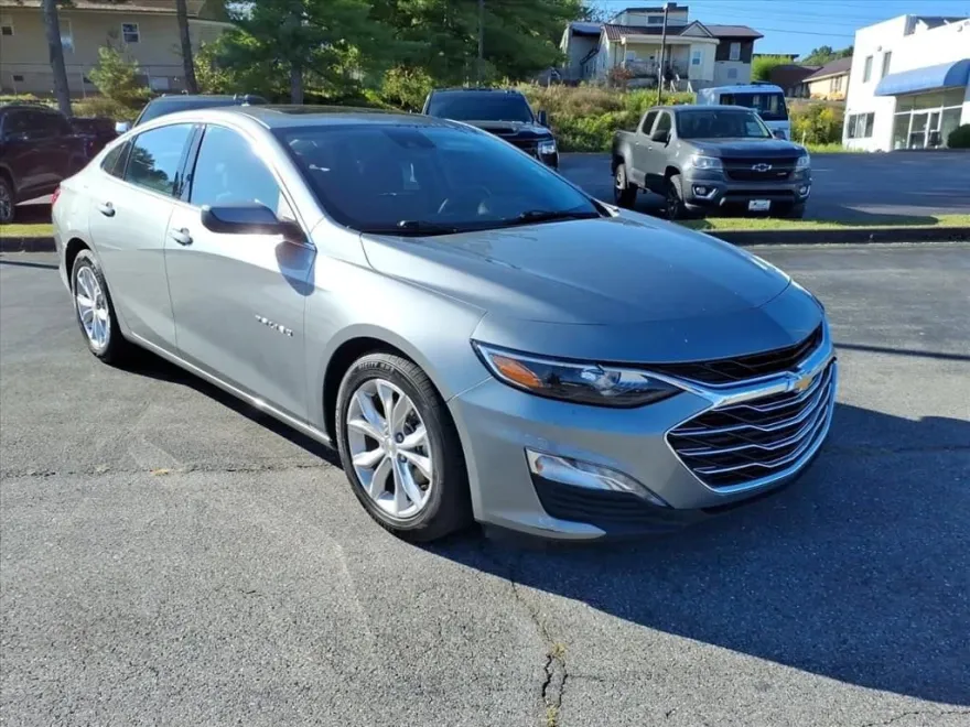 2023 Chevrolet Malibu 1LT photo 1