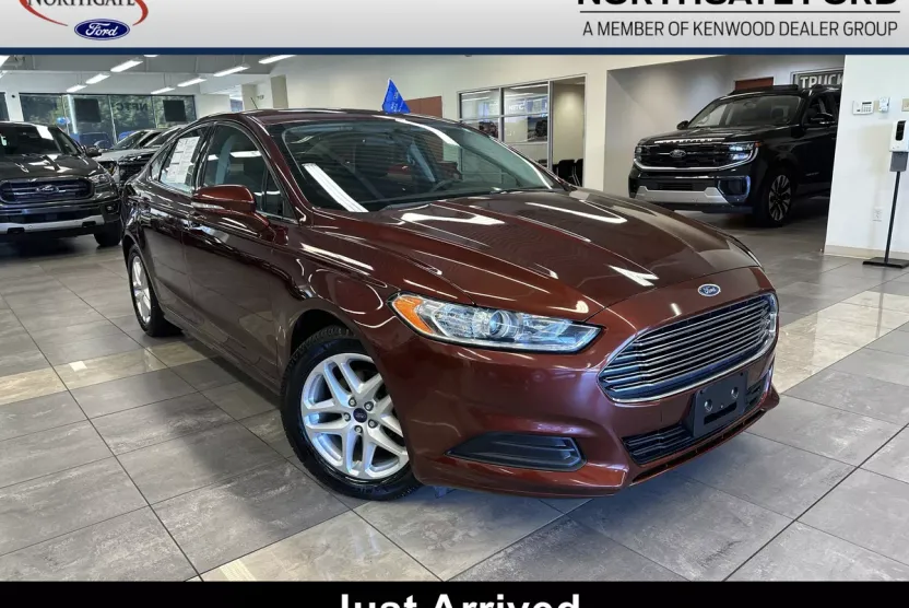 2016 Ford Fusion SE photo 1