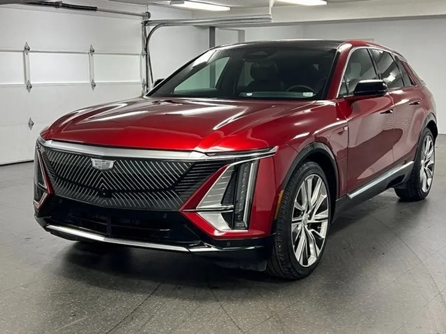 2024 Cadillac Lyriq photo 1