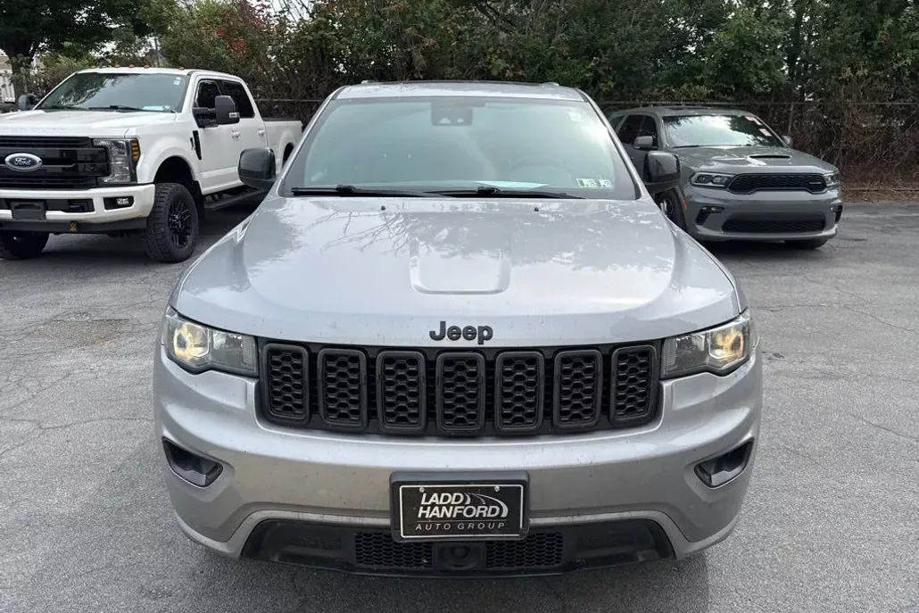 2021 Jeep Grand Cherokee Laredo X photo 1