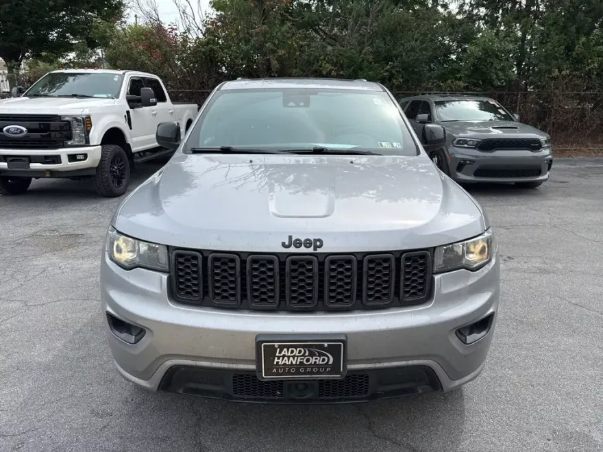 2021 Jeep Grand Cherokee Laredo X photo 1
