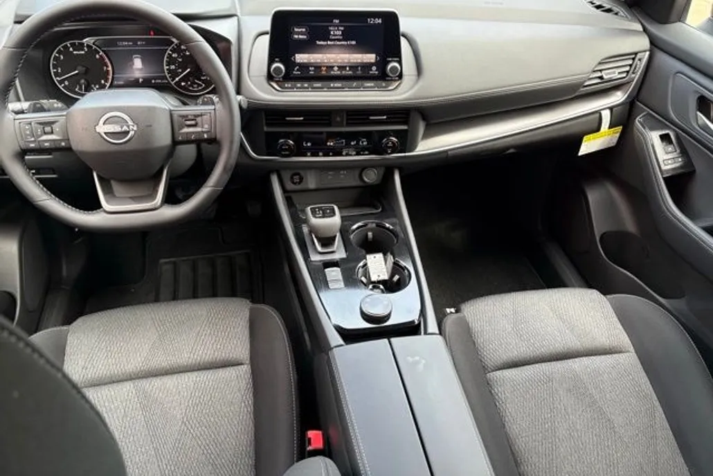 2026 Nissan Rogue SV photo 1
