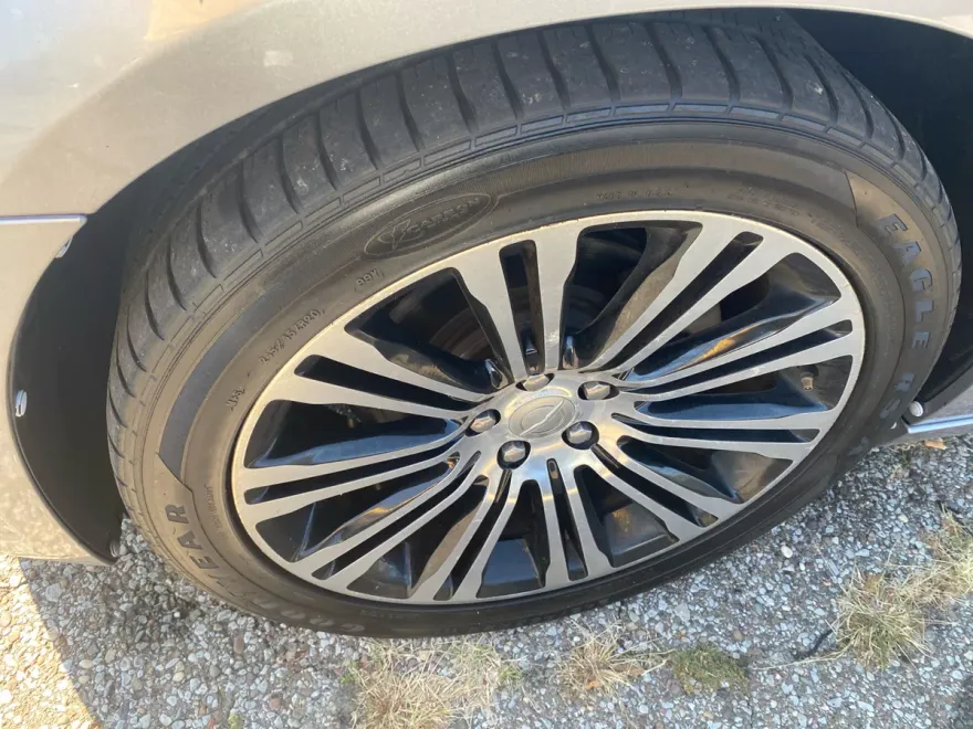 2013 Chrysler 300 S photo 1
