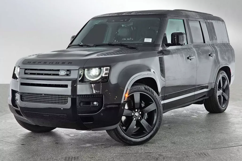 2024 Land Rover Defender 130 V8 photo 1