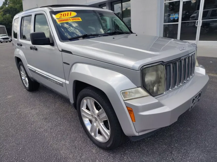 2011 Jeep Liberty Sport Jet photo 1