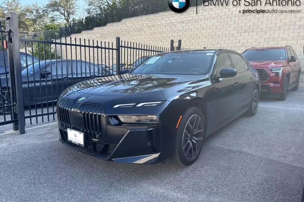2023 Bmw 740i photo 1