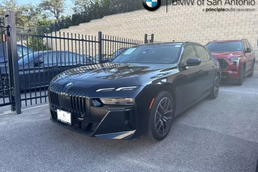 2023 Bmw 740i photo 1