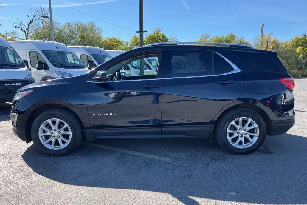 2020 Chevrolet Equinox LT photo 1