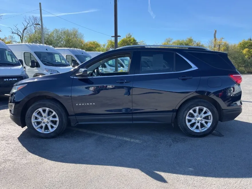 2020 Chevrolet Equinox LT photo 1