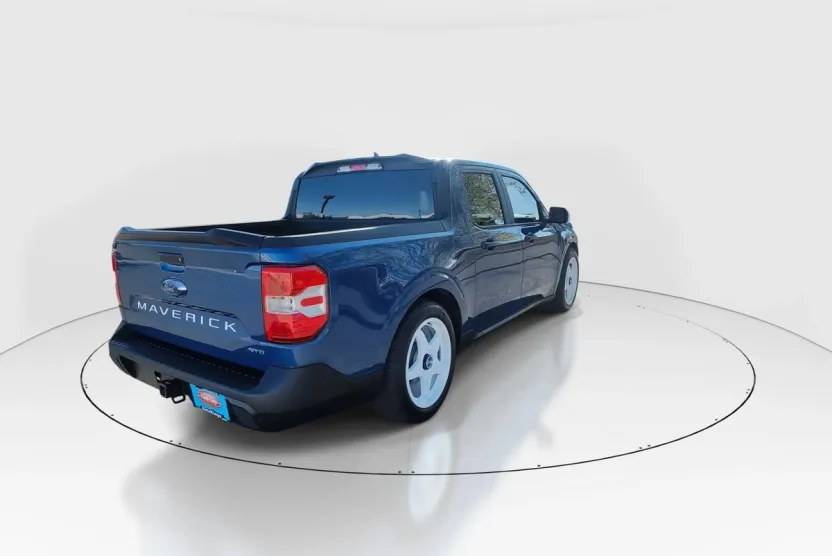 2023 Ford Maverick XL photo 1