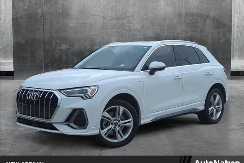 2022 Audi Q3 S line Premium Plus photo 1