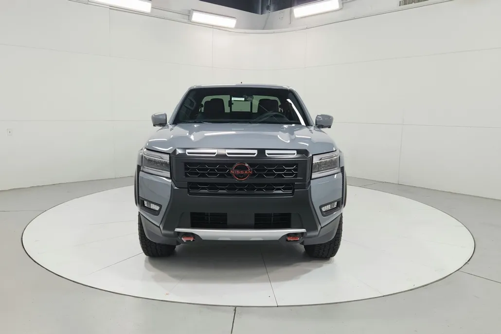 2025 Nissan Frontier PRO-X Crew Cab photo 2