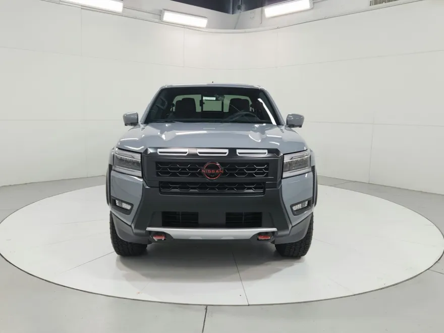 2025 Nissan Frontier PRO-X Crew Cab photo 2