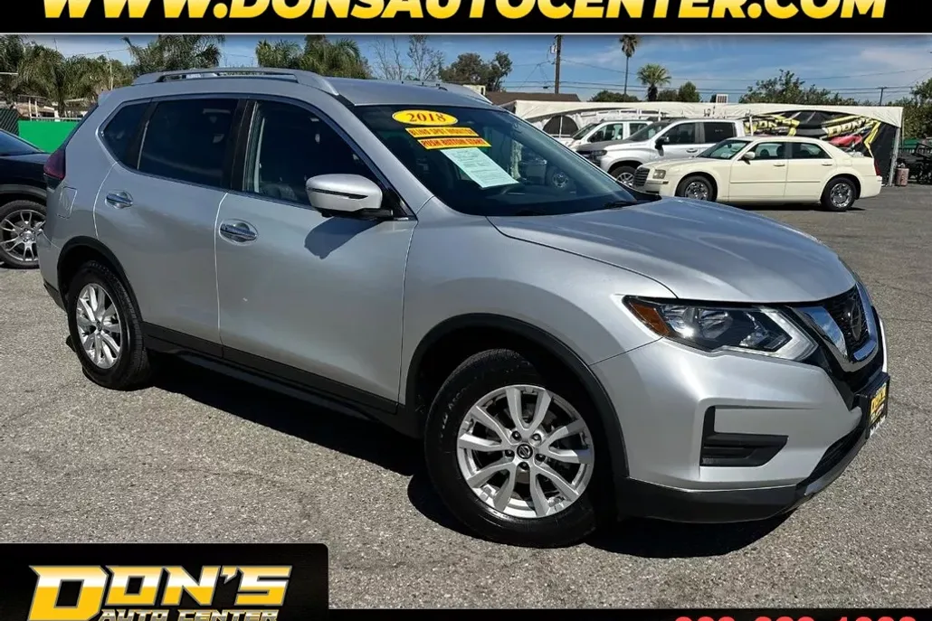2018 Nissan Rogue SV photo 1