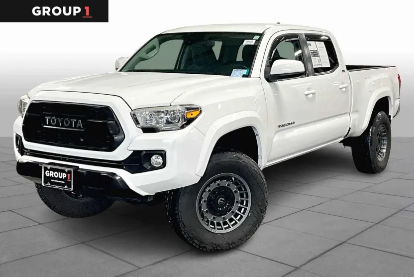 2018 Toyota Tacoma SR5 Double Cab V6 4x4 photo 1