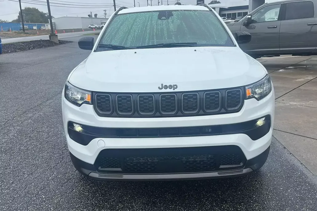 2026 Jeep Compass Latitude Altitude photo 1