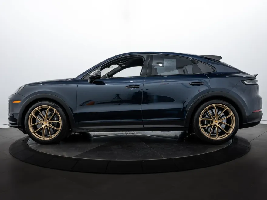 2024 Porsche Cayenne Turbo GT photo 2