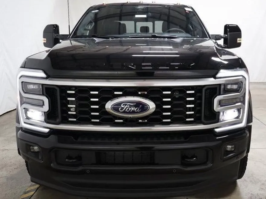 2026 Ford F-450 Platinum photo 1