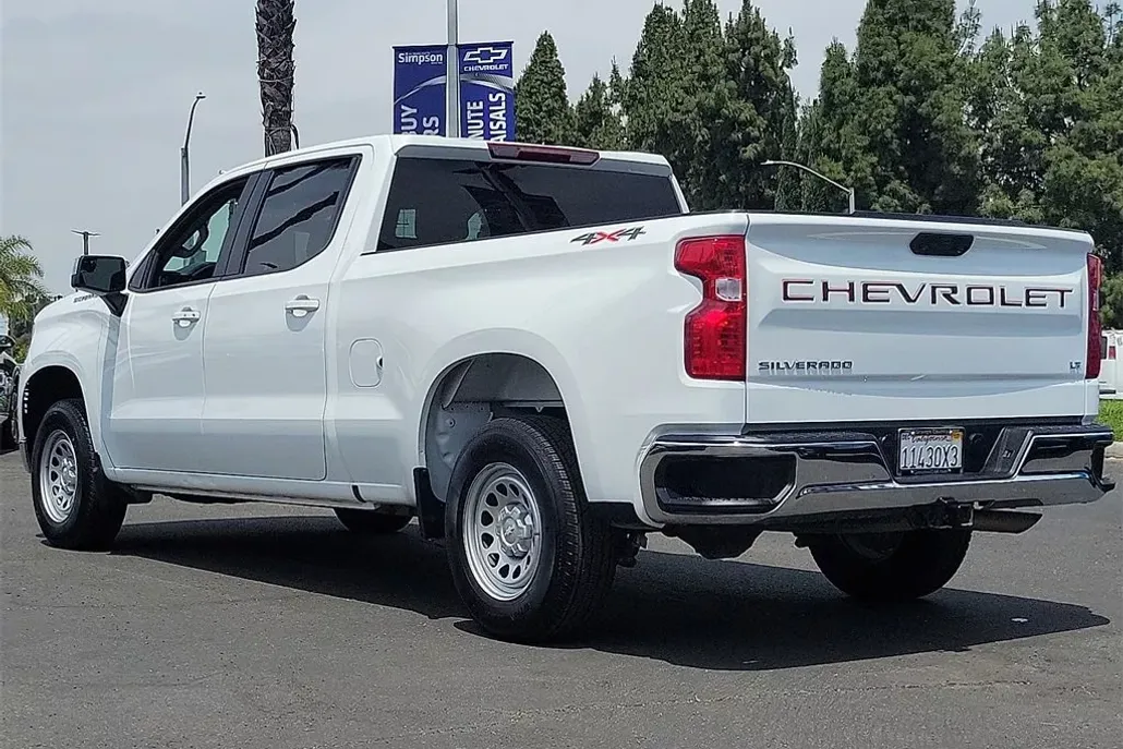 2024 Chevrolet Silverado 1500 LT photo 1