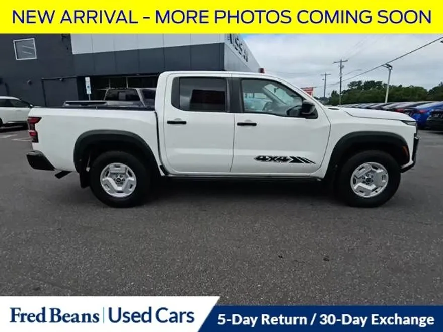 2024 Nissan Frontier SV photo 1