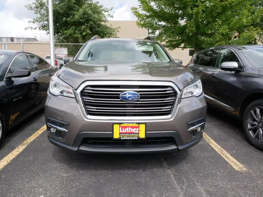 2022 Subaru Ascent Limited photo 1