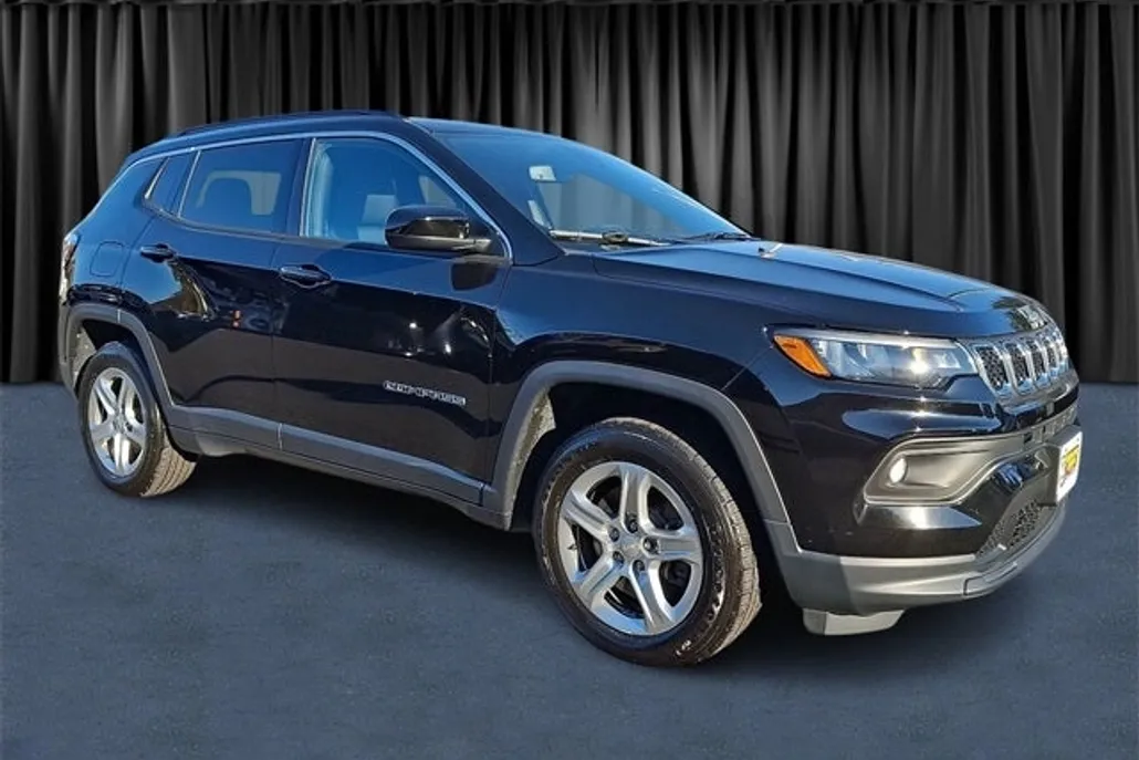 2023 Jeep Compass Latitude photo 1