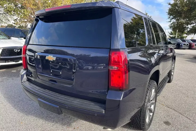 2017 Chevrolet Tahoe LT photo 1