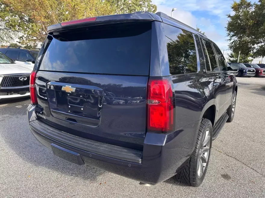 2017 Chevrolet Tahoe LT photo 1