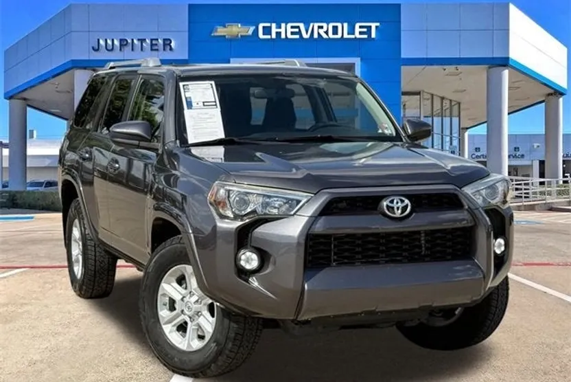2017 Toyota 4Runner SR5 photo 1