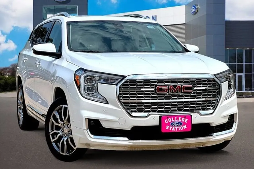 2023 Gmc Terrain Denali photo 1