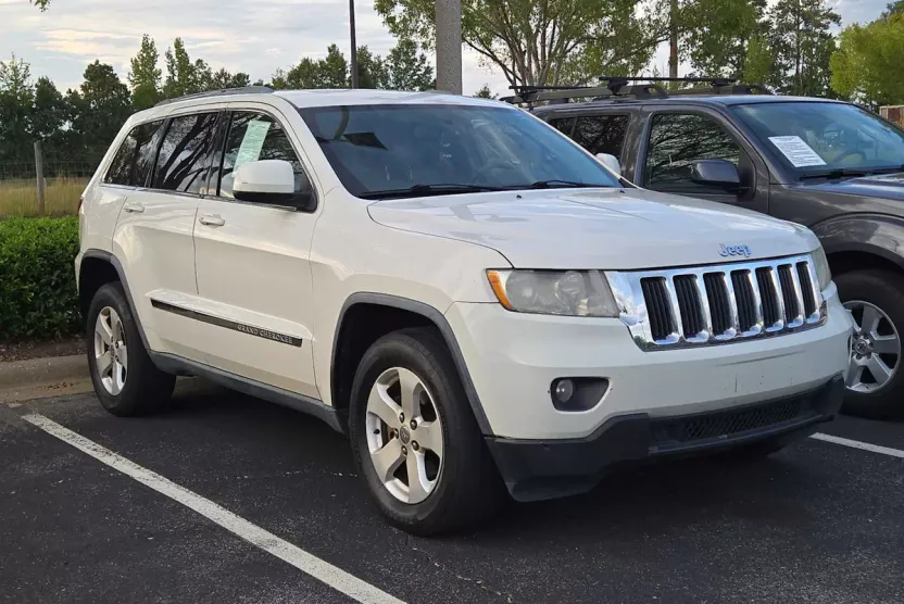 2012 Jeep Grand Cherokee Laredo photo 1