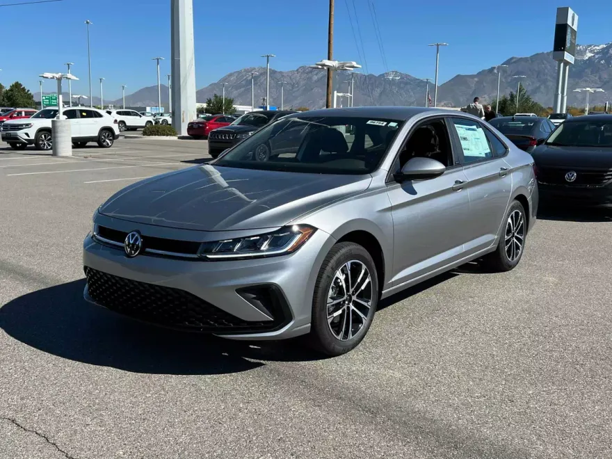 2026 Volkswagen Jetta Sport photo 1
