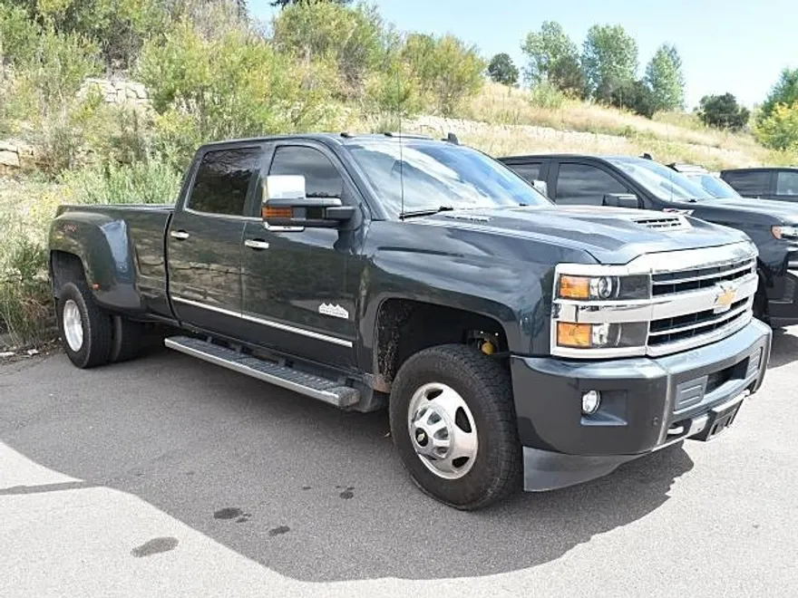 2018 Chevrolet Silverado 3500HD High Country photo 1